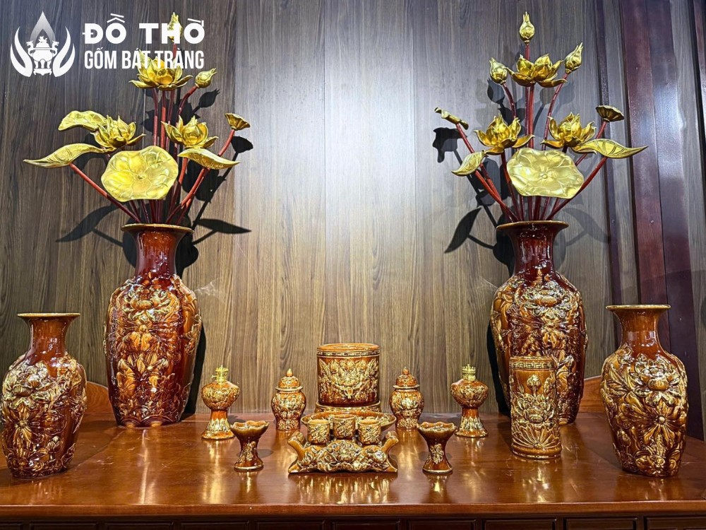 Đồ thờ gốm Bát Tràng
