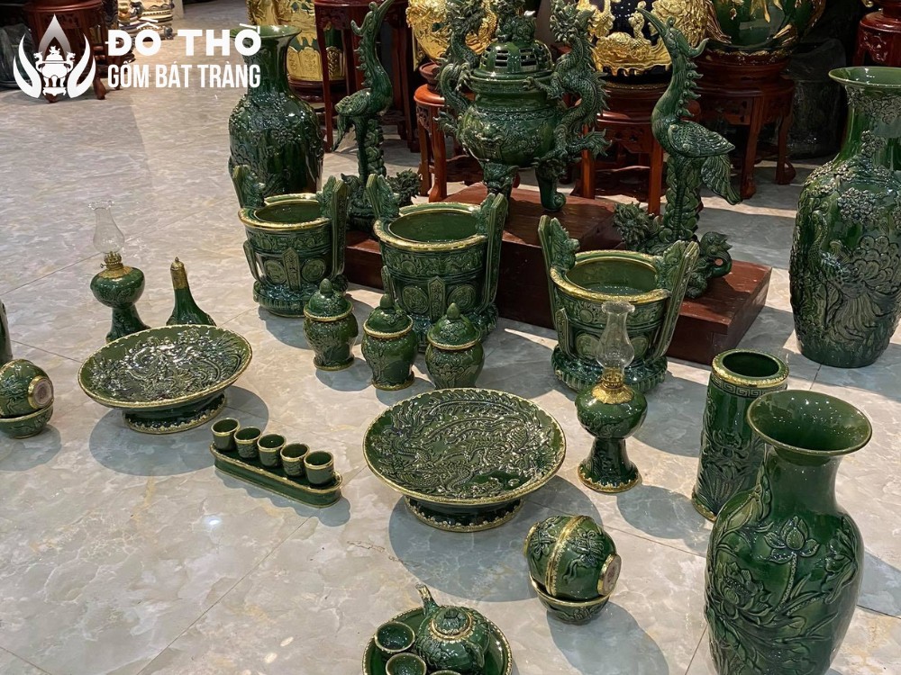 Đồ thờ gốm Bát Tràng