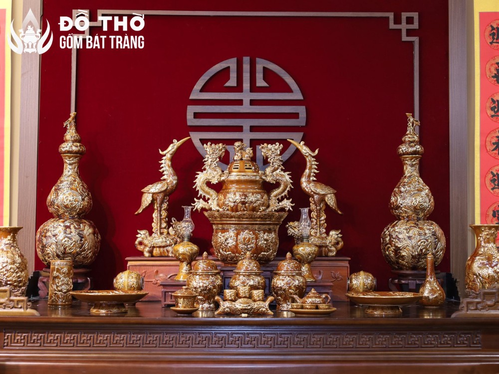 Bộ đồ thờ men hoàng thổ