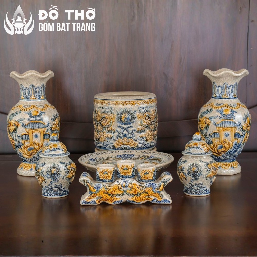 Đồ thờ gốm Bát Tràng