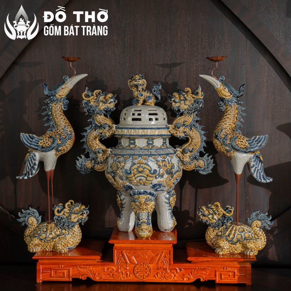 Đồ thờ gốm Bát Tràng