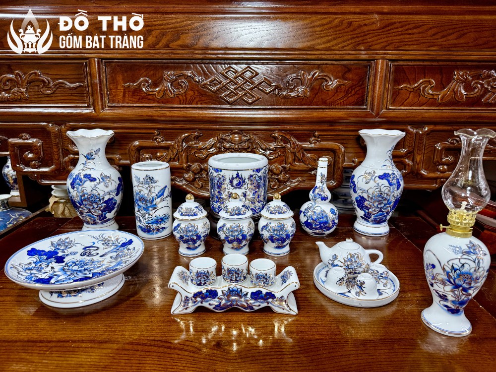 Đồ thờ gốm Bát Tràng