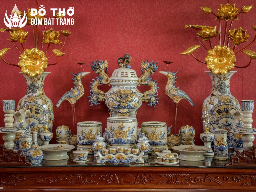 Đồ thờ gốm Bát Tràng