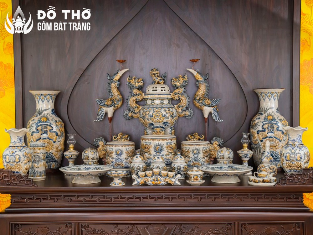 Đồ thờ gốm Bát Tràng