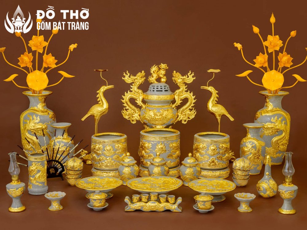 Đồ thờ gốm Bát Tràng dát vàng